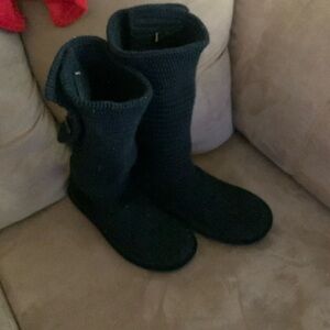 New bearpaw knit boots